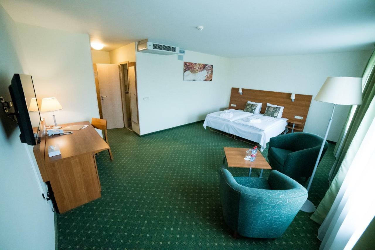 Hotel Tigra Priekuli Екстер'єр фото